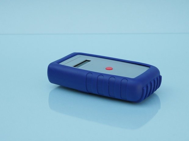 Protective case chip reader
